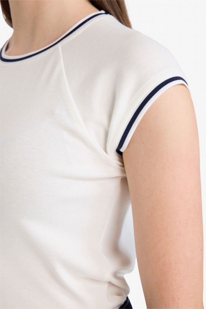 FEMME Écru T-shirt côtelé à manches courtes et col rond Coupe régulière