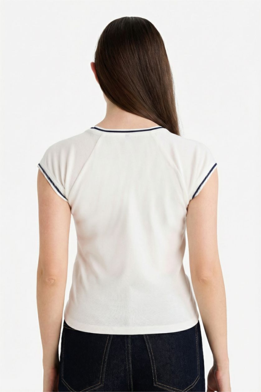 FEMME Écru T-shirt côtelé à manches courtes et col rond Coupe régulière