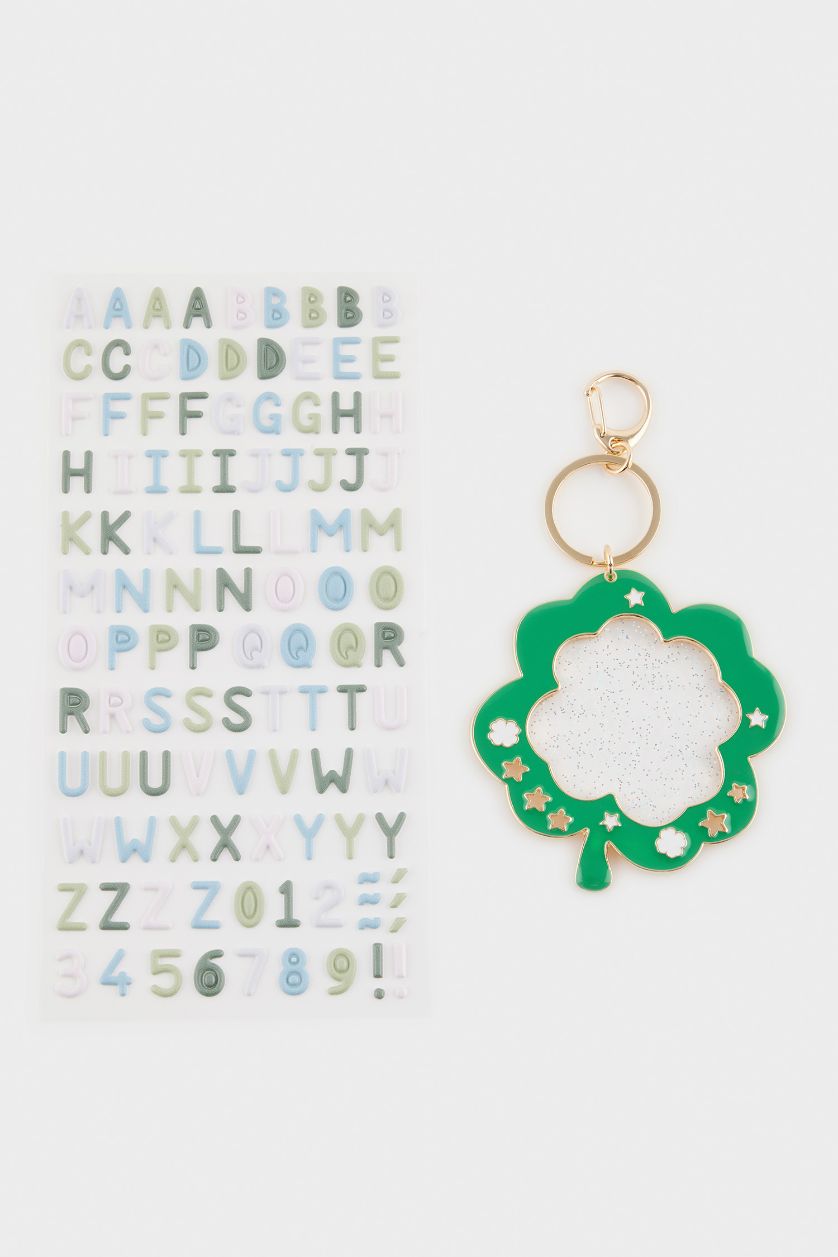 Kadın Karma Kadın Yonca Temalı Harfli Charm Anahtarlık