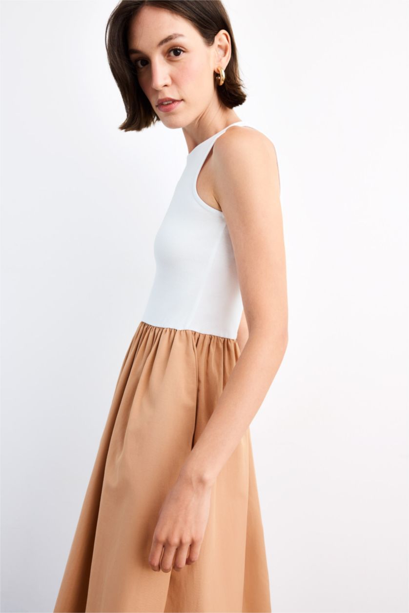 Woman White Sleeveless Maxi Dress