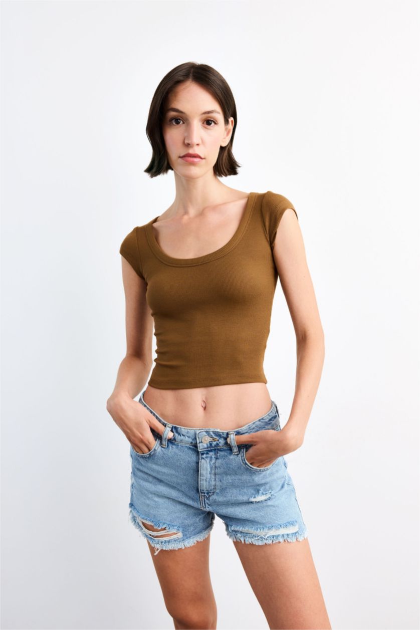 Woman Mustard Crew Neck Short Sleeve T-Shirt