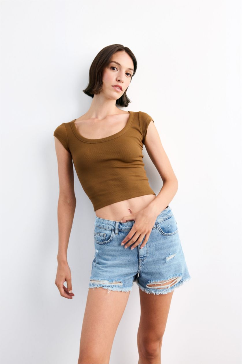 Woman Mustard Crew Neck Short Sleeve T-Shirt