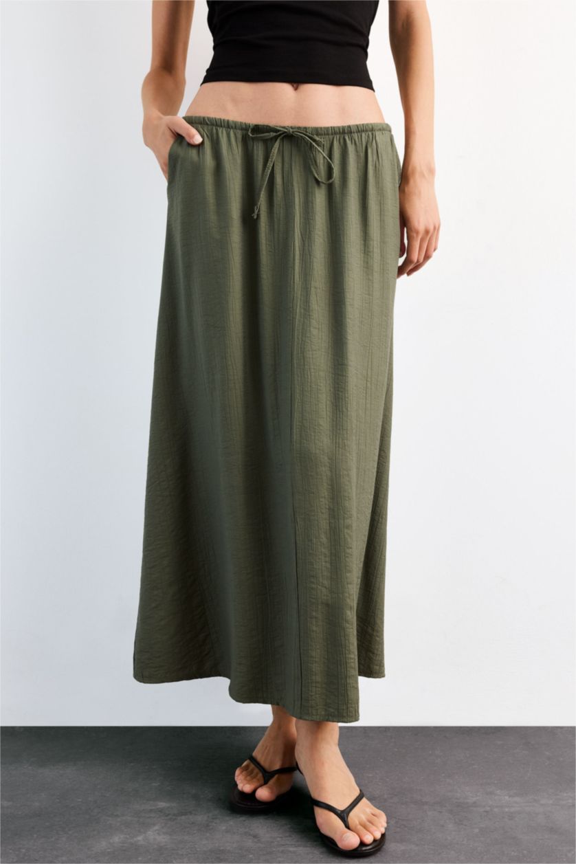 Kadın Haki Relax Fit Beli Lastikli Krinkıl Kumaş Midi Etek