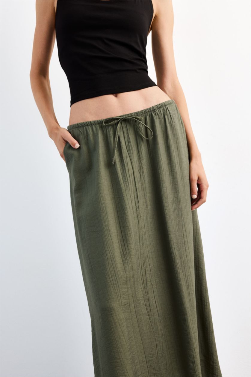 Kadın Haki Relax Fit Beli Lastikli Krinkıl Kumaş Midi Etek