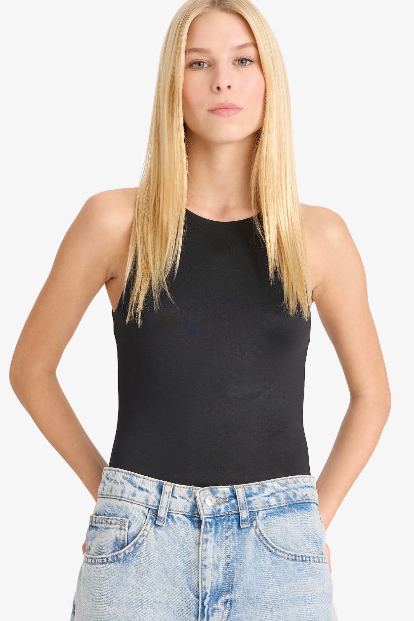 Kadın Siyah Fitted Çıçıtlı Body