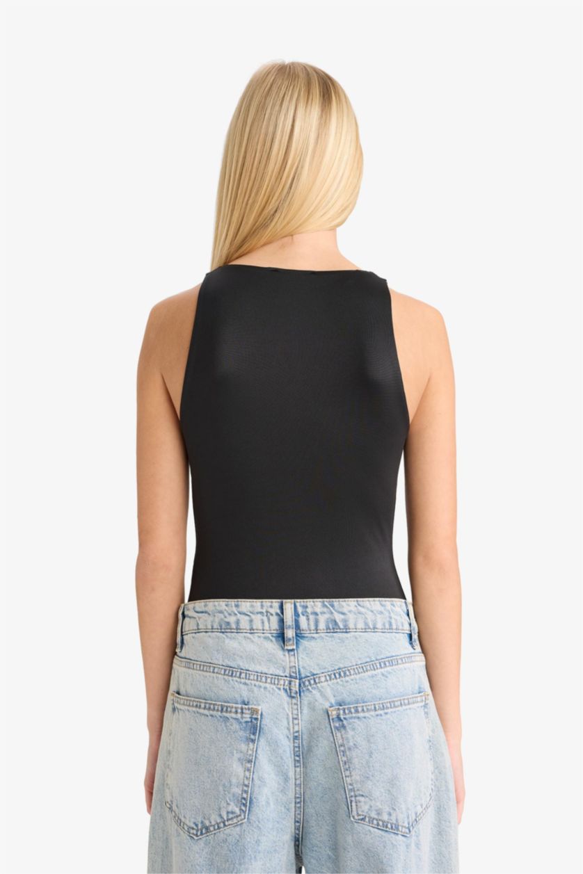 Kadın Siyah Fitted Çıçıtlı Body