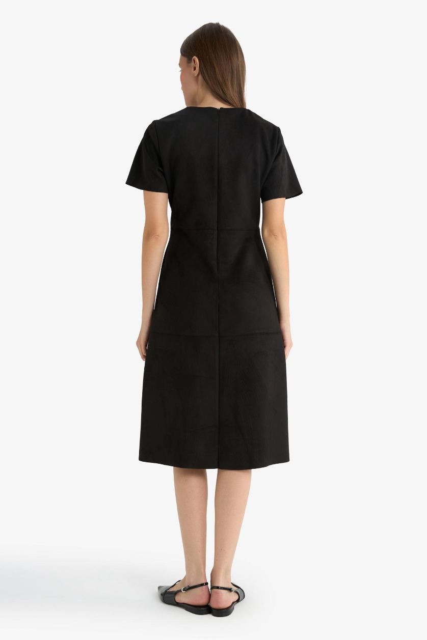 Kadın Siyah A Kesim Yuvarlak Yaka Süet Kısa Kollu Midi Elbise
