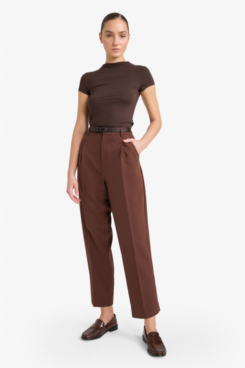 Woman Brown Carrot Fit With Pockets Trousers