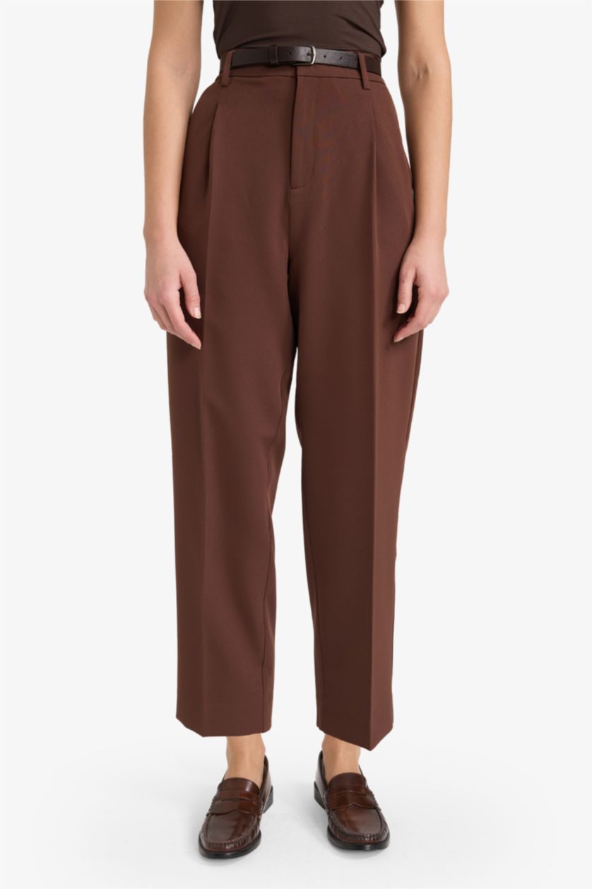 Woman Brown Carrot Fit With Pockets Trousers