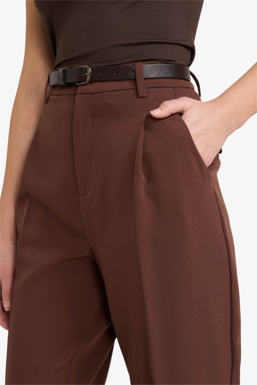 Woman Brown Carrot Fit With Pockets Trousers