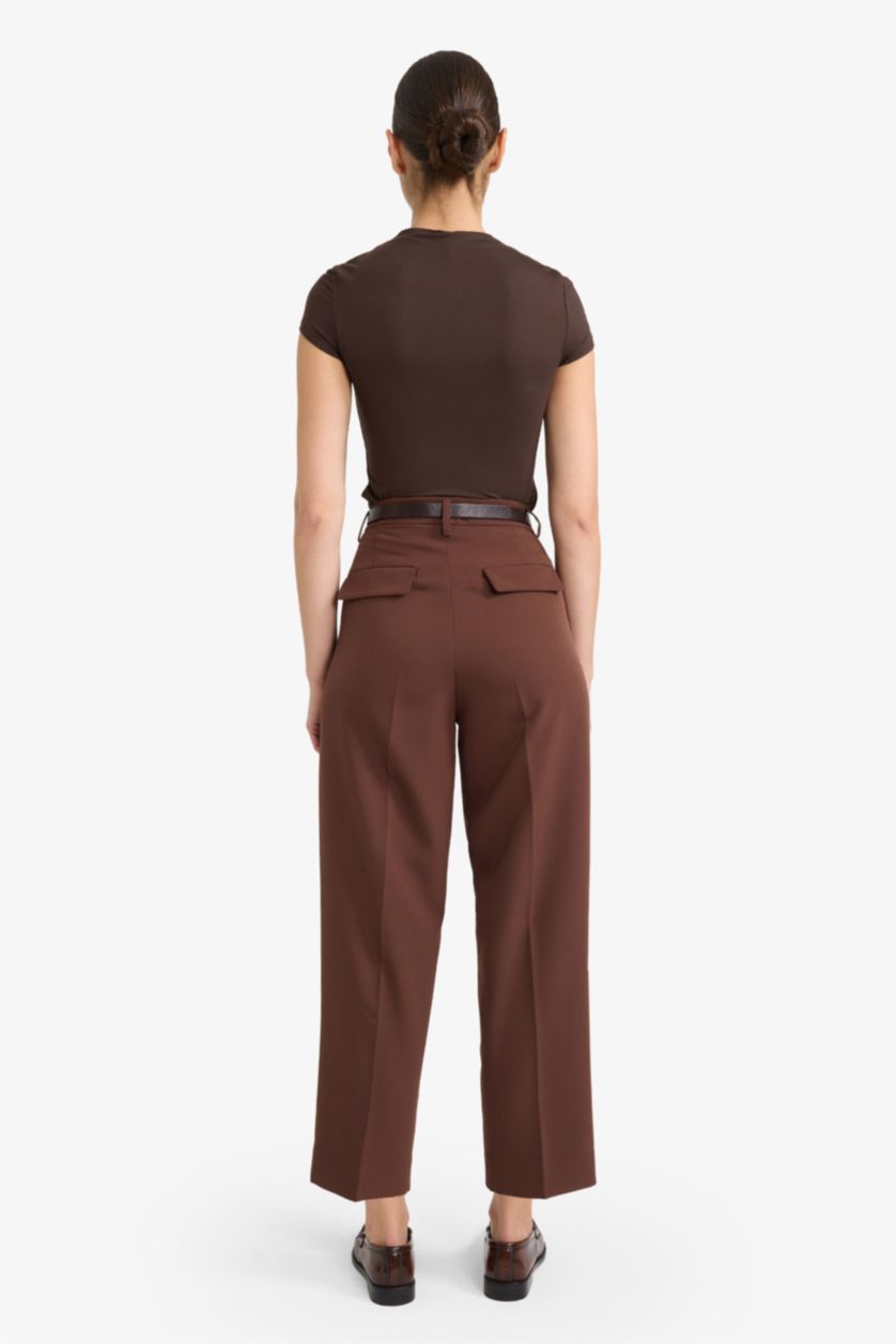 Woman Brown Carrot Fit With Pockets Trousers