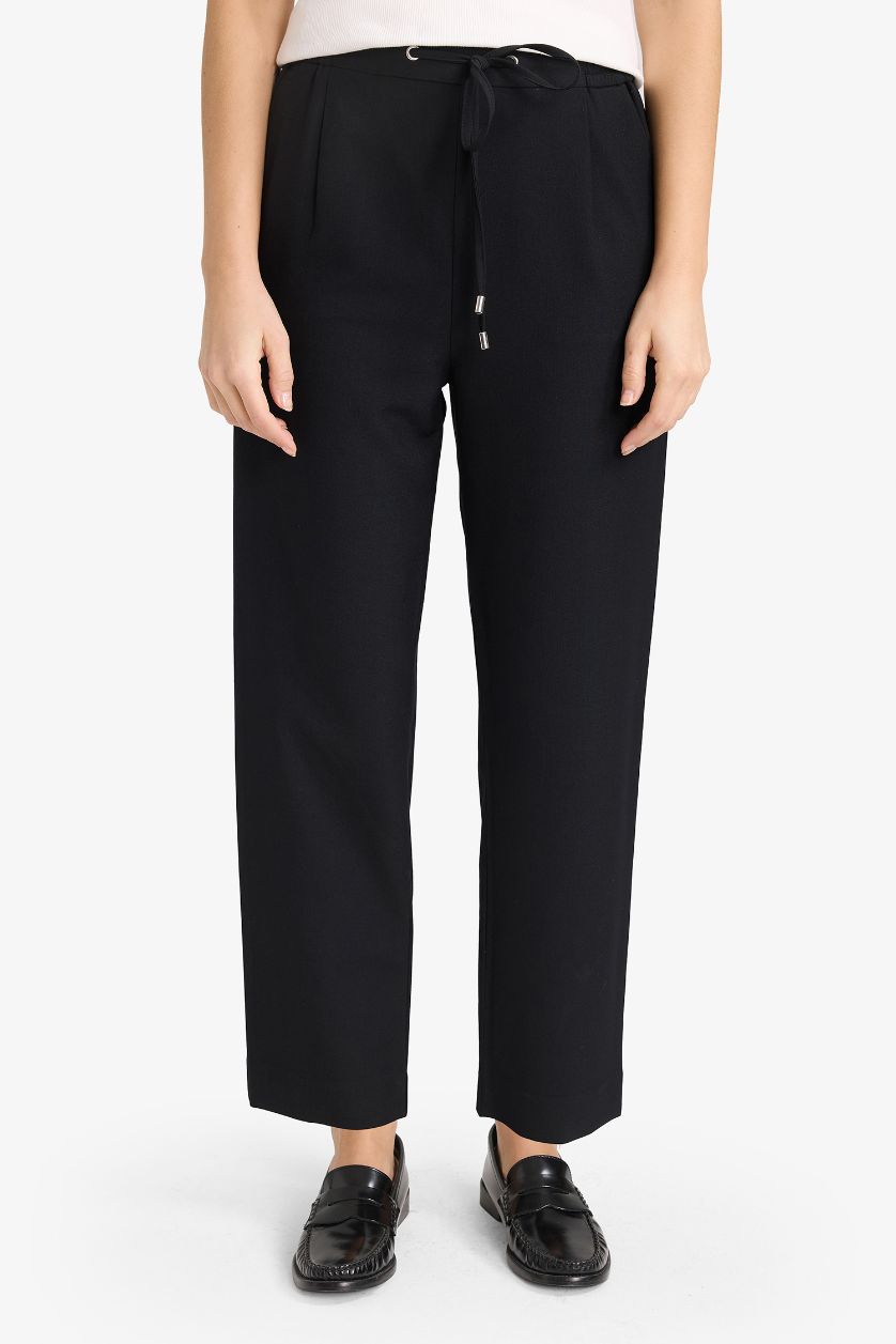 Woman Black Carrot Fit Zipper High Waist Trousers