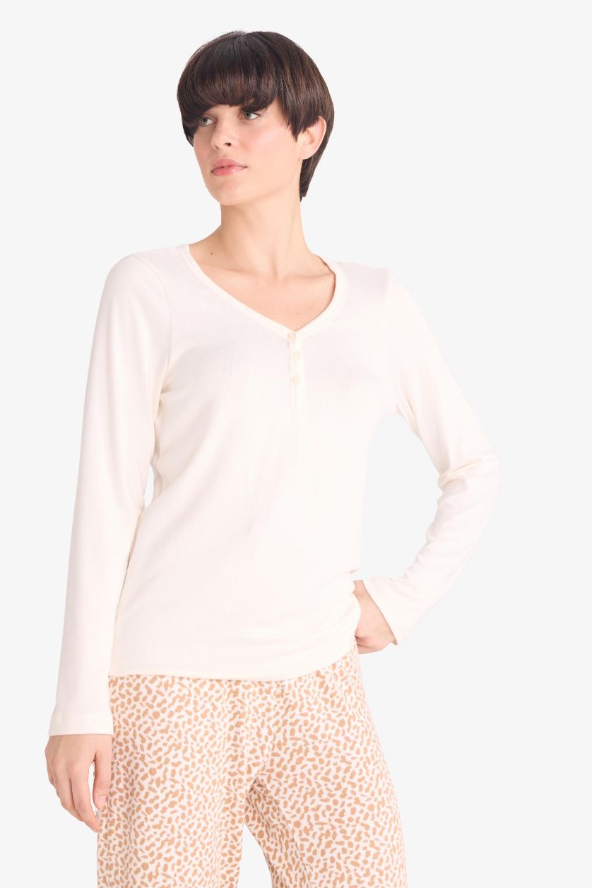 Kadın Kırık Beyaz Pijama Takımı Regular Fit Uzun Kollu Üst Desenli Uzun Alt