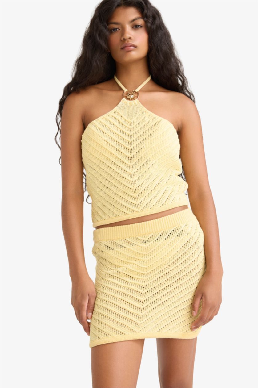 Woman Yellow Slim Fit Halter Collar Tank Top