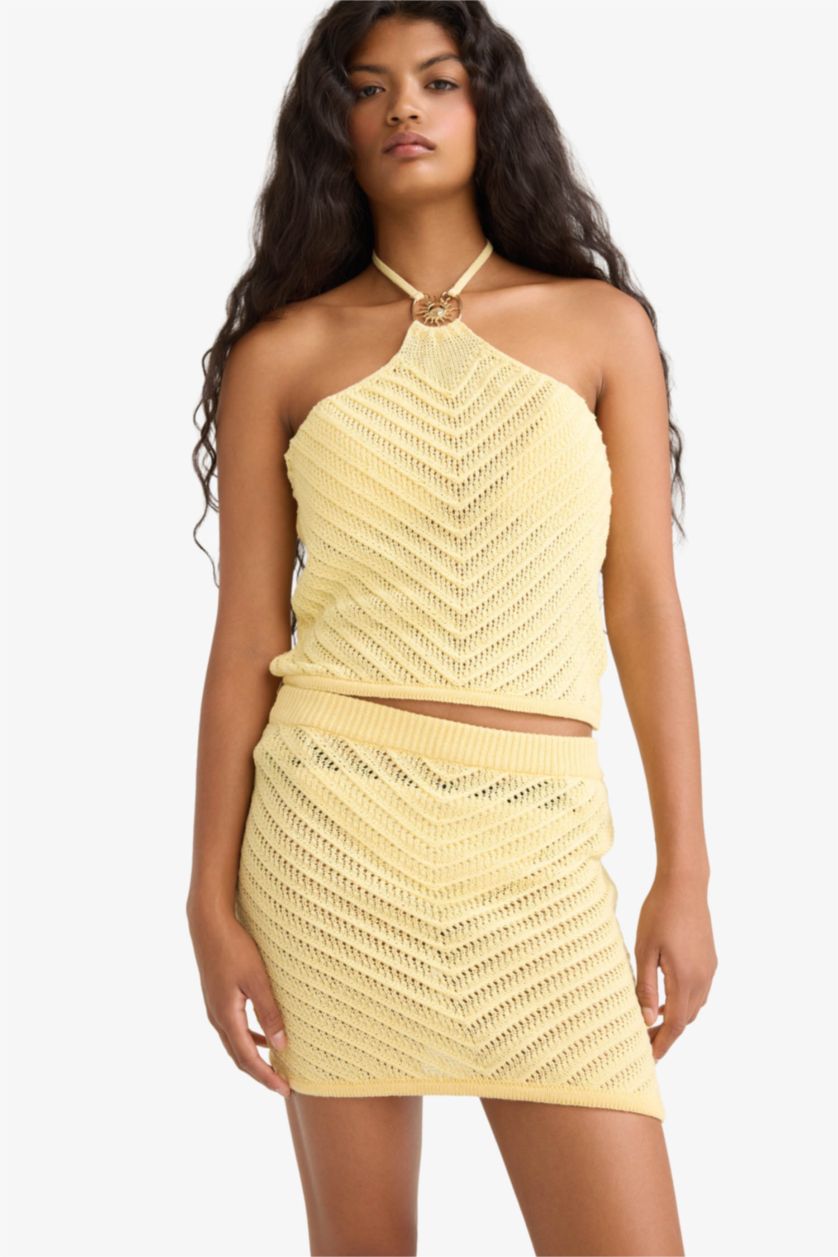 Woman Yellow Slim Fit Halter Collar Tank Top