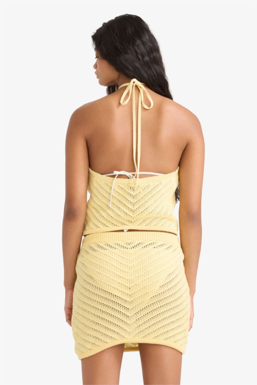 Woman Yellow Slim Fit Halter Collar Tank Top