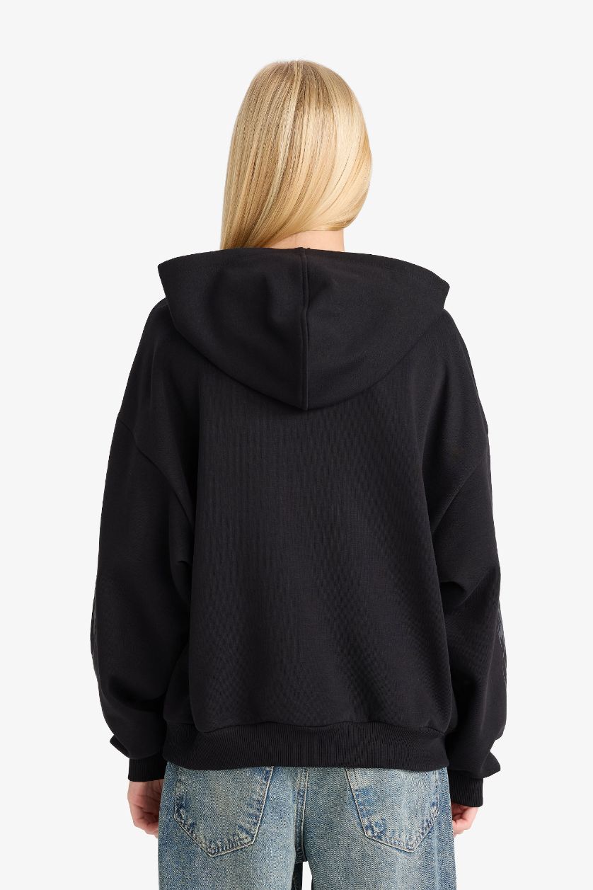 Kadın Siyah Oversize Geniş Kalıp Kapüşonlu Baskılı Sweatshirt