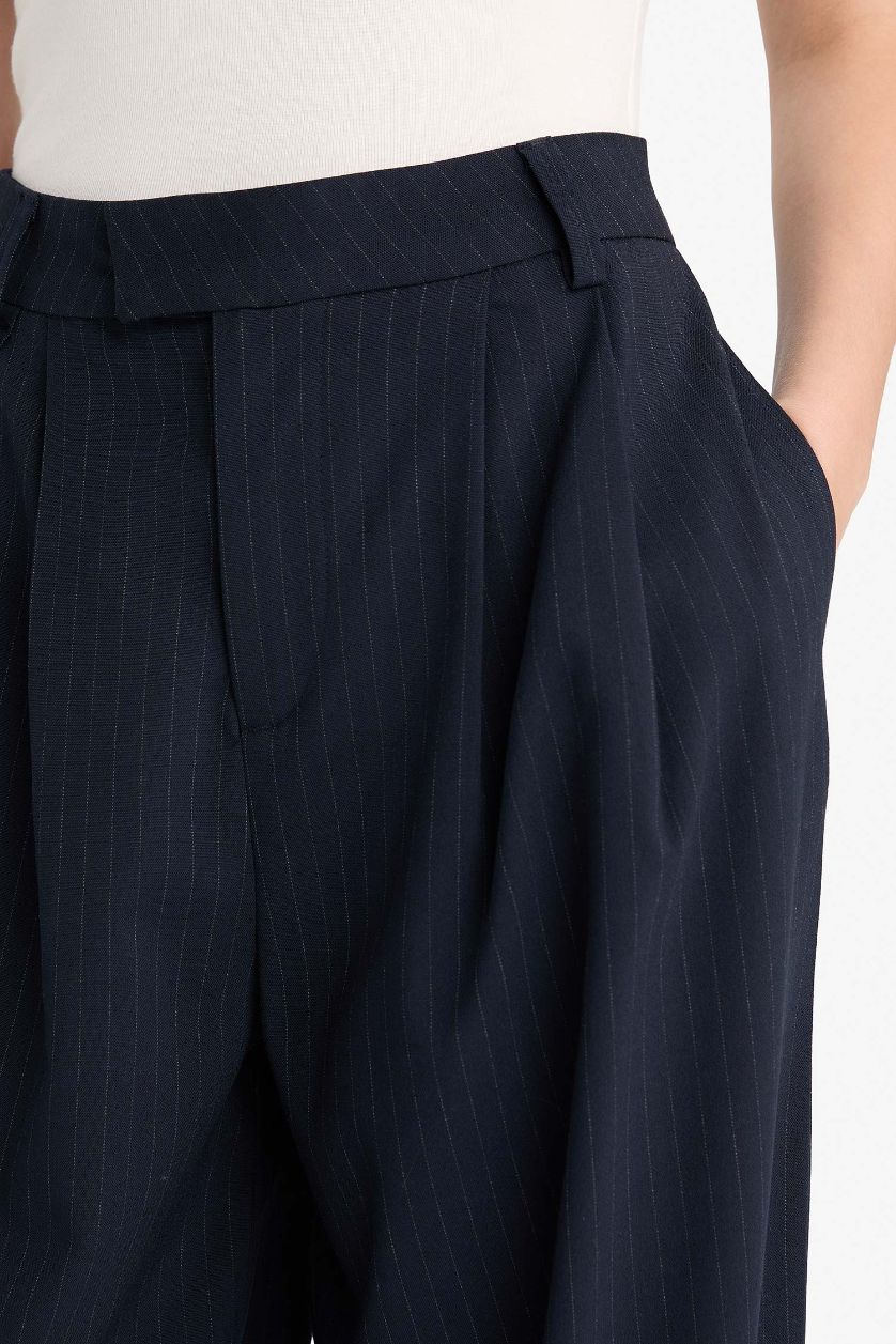 WOMAN NAVY Barrel Fit Half Zippered Ankle Length Trousers