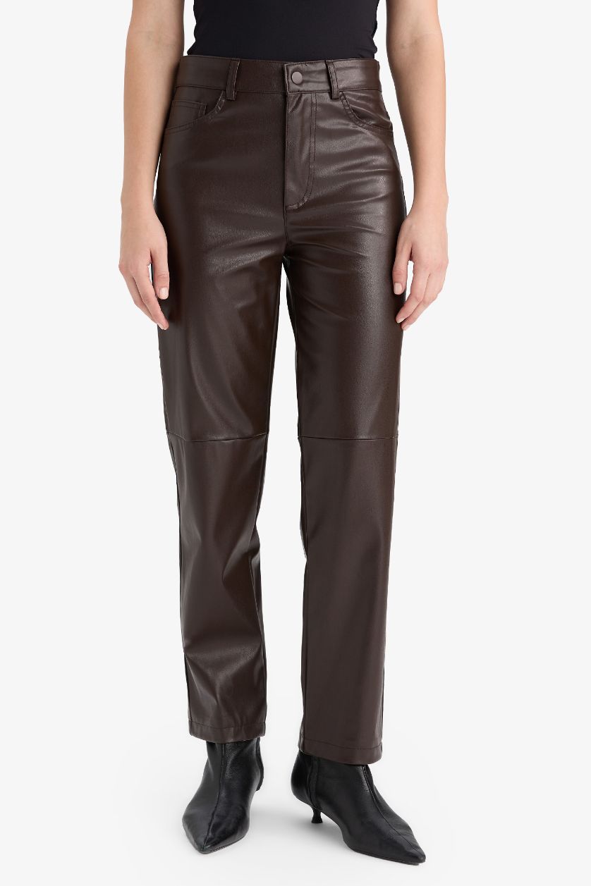 Kadın Koyu Kahve Straıght Fıt Cepli Kısa Paça Bilek Boy Deri Pantolon