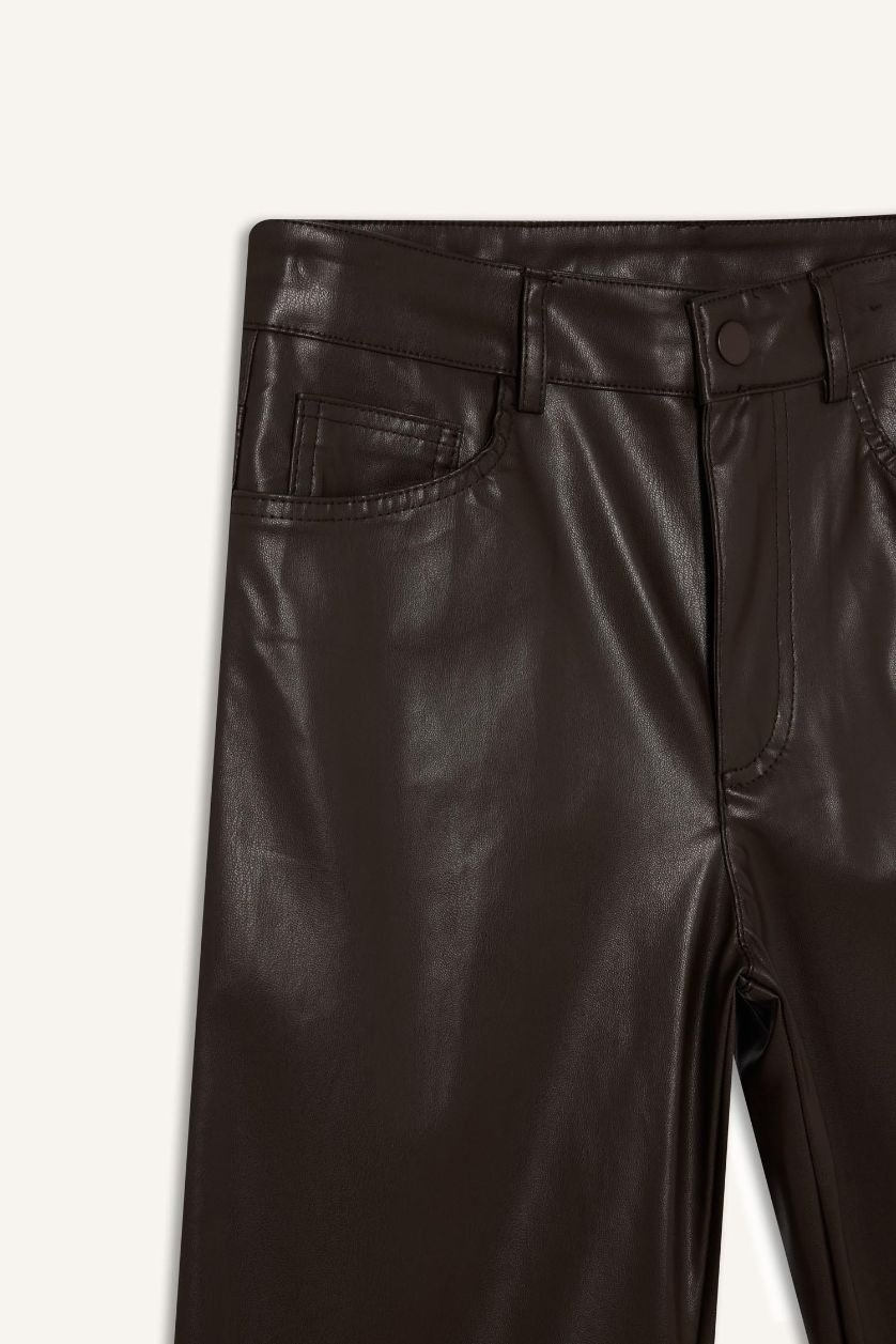 Kadın Koyu Kahve Straıght Fıt Cepli Kısa Paça Bilek Boy Deri Pantolon