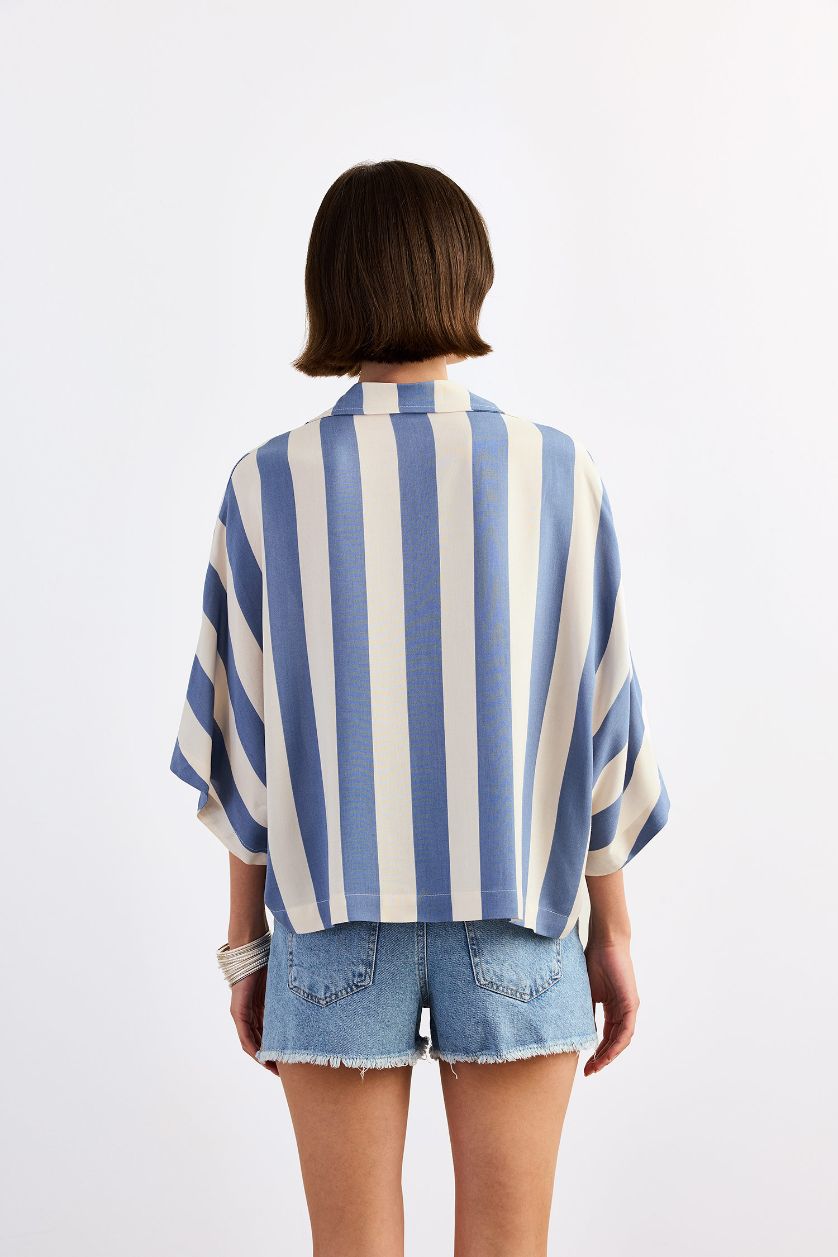 Woman Light Blue Oversize Fit V-Neck Short Sleeve Shirt