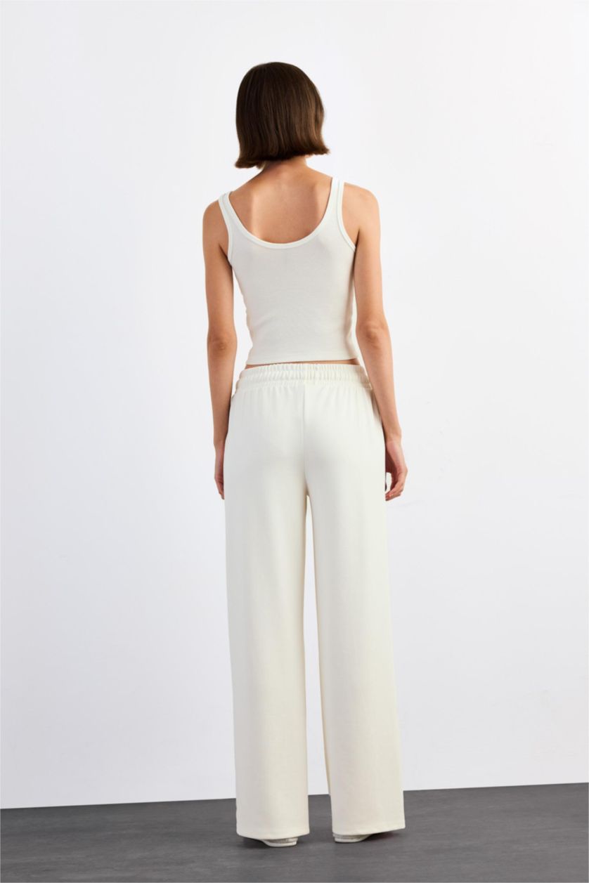 Kadın Bej Relax Fıt Normal Bel Düz Paça Modal Pantolon