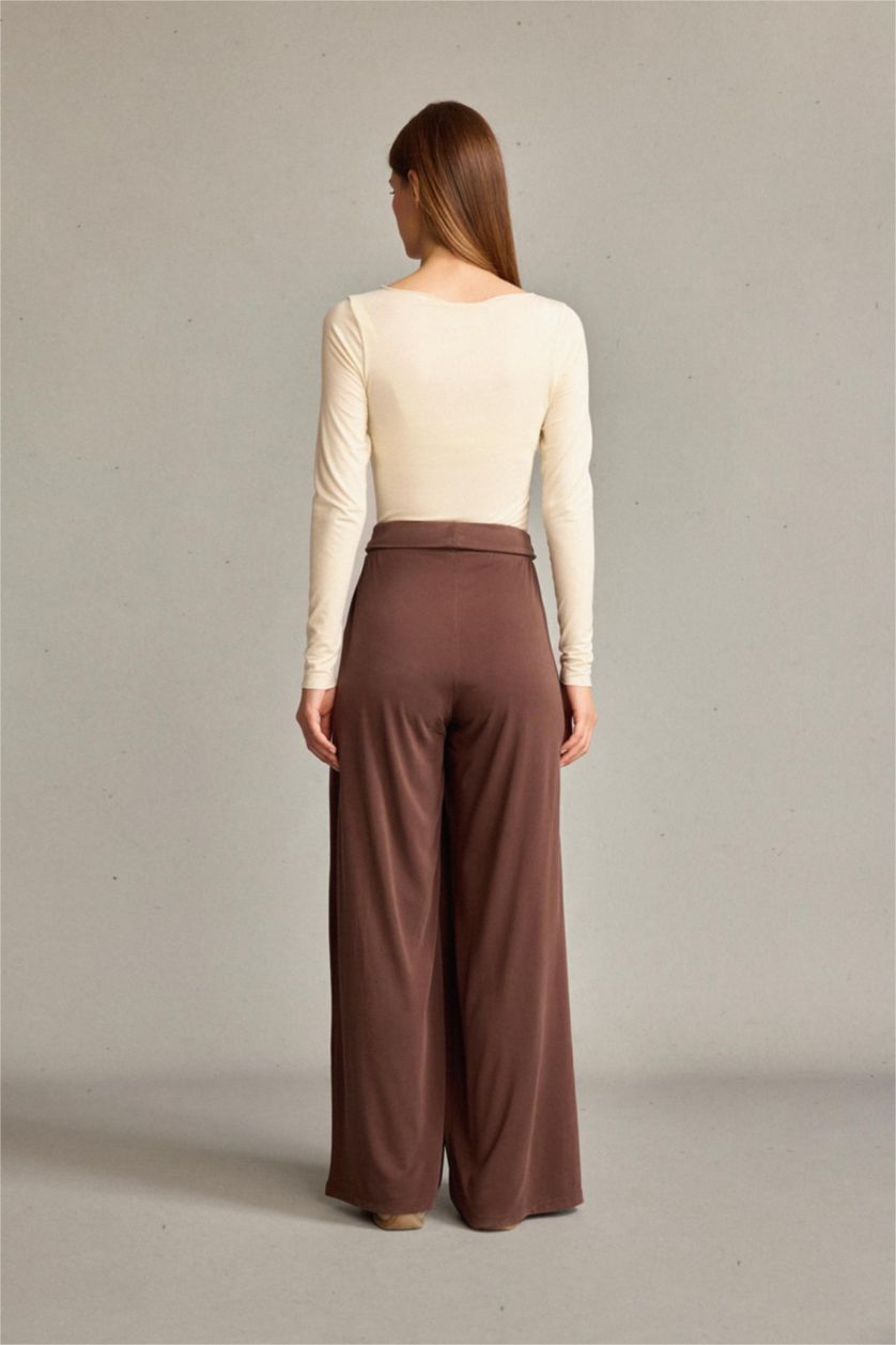Kadın Açık Kahve Relax Fıt Normal Bel Düz Paça Modal Pantolon