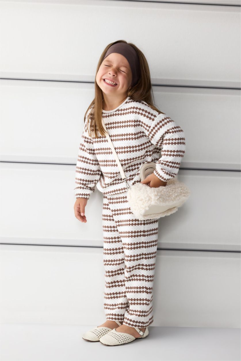 طفلة صغيرة بيج فاتح بنطلون بيبي بناتي وايد ليج برجل واسع