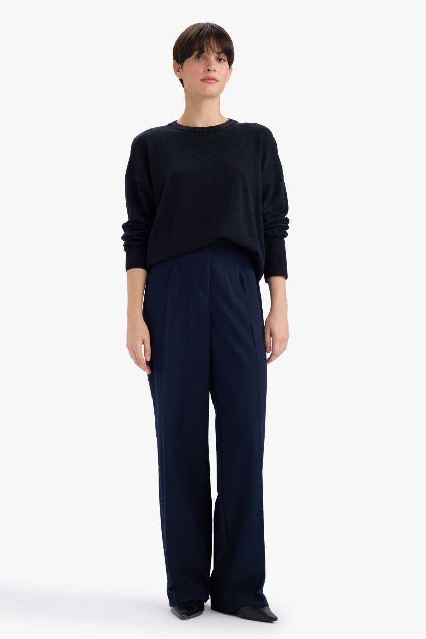 حريمي كحلي بلوفر تريكو قصة عادية برقبة مستديرة