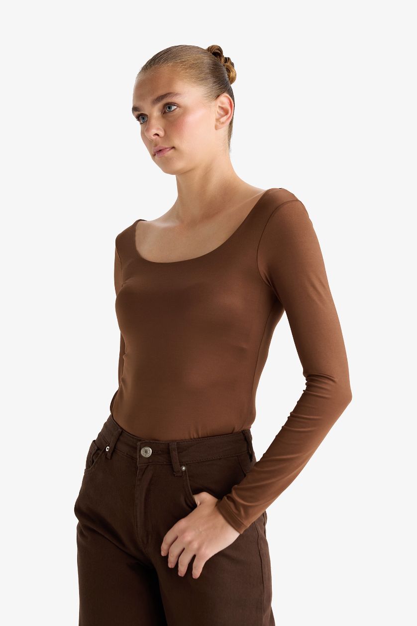 حريمي بني بودي سوت كم طويل بياقة مربعة