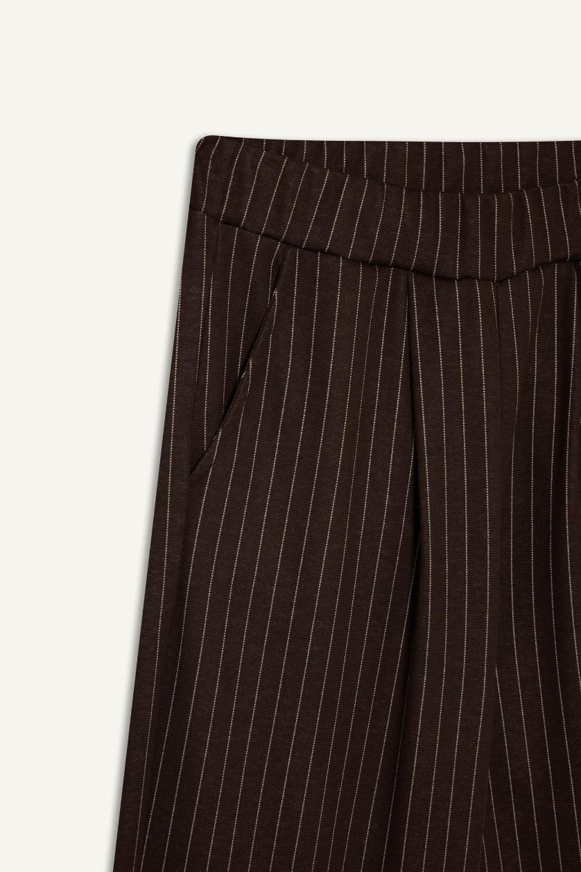 نساء بني بنطرون مخطط وايد ليج برجل واسع