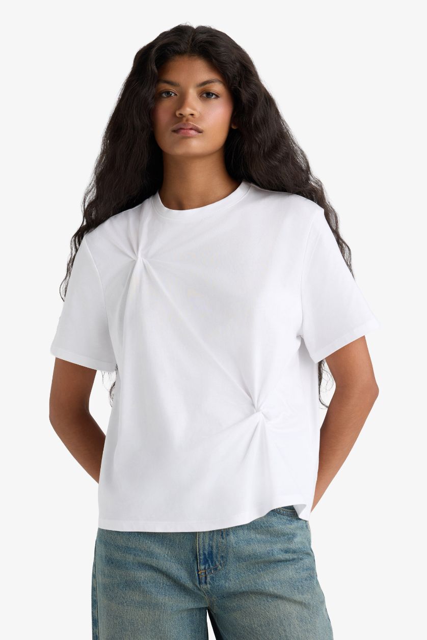 FEMME Écru T-shirt en coton peigné à col rond et manches courtes Coupe régulière