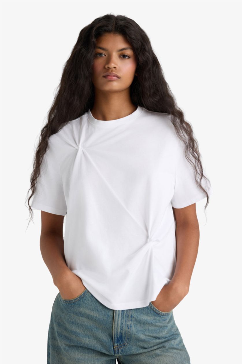 FEMME Écru T-shirt en coton peigné à col rond et manches courtes Coupe régulière