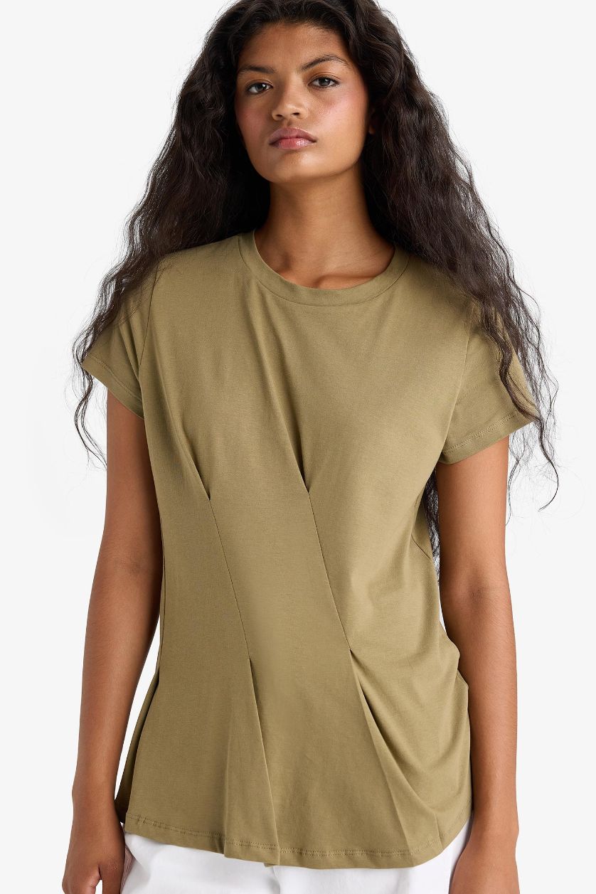 FEMME Kaki T-shirt en coton peigné à col rond et manches courtes Coupe régulière