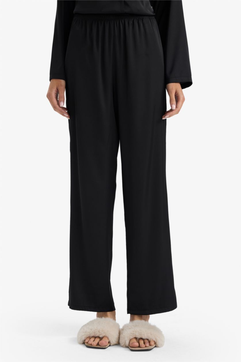 Woman Black Regular Fit 2 piece Satin Pyjama Set