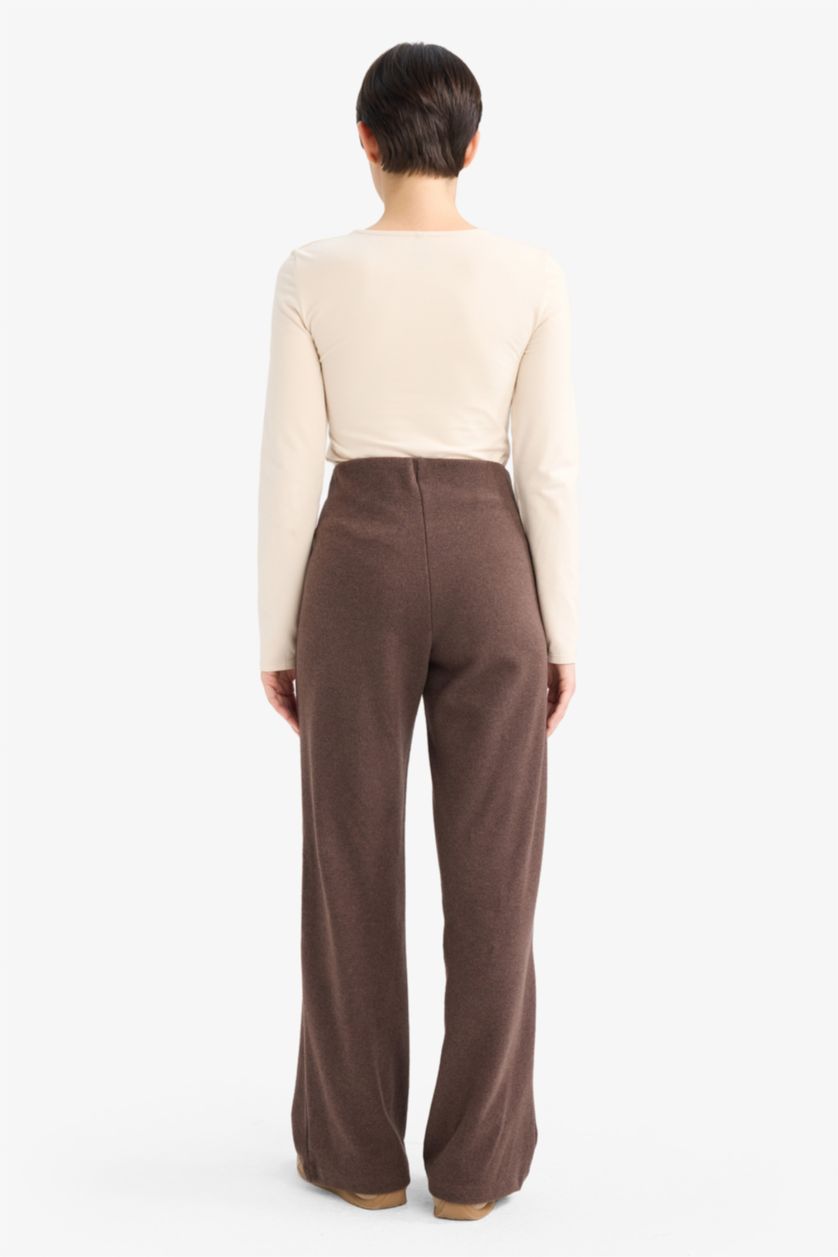 Woman Brown Straight Fit Trousers