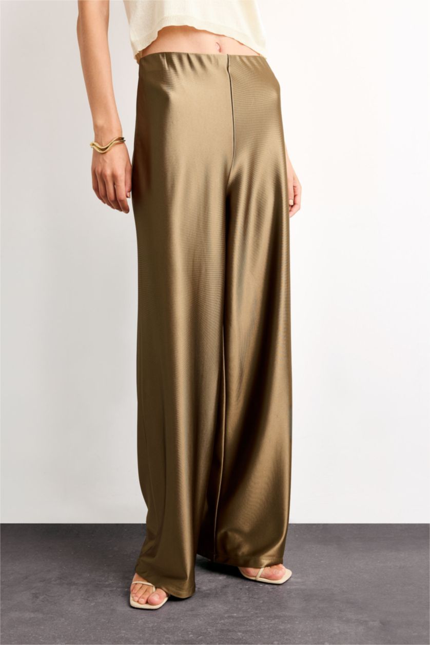 Woman Khaki Relax Fit Regular Hem Satin Trousers
