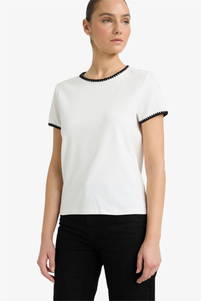 Әйелдерге экру Slim Fit дөңгелек жағалы қысқа жеңді рибана футболка