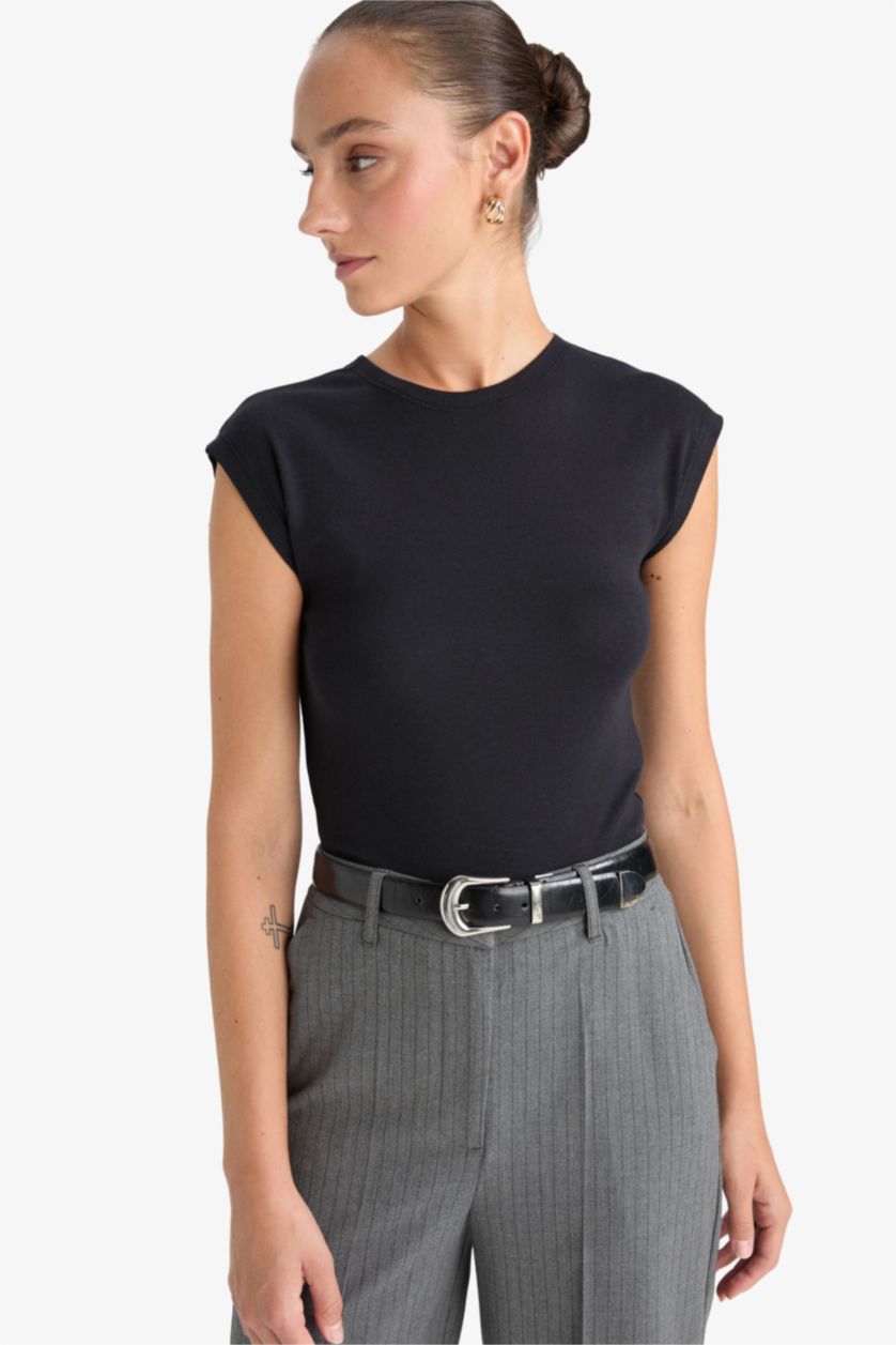 Әйелдерге қара Приталенная футболка Premium Slim Fit с узкими штанинами, круглым вырезом, из модала и коротким рукавом