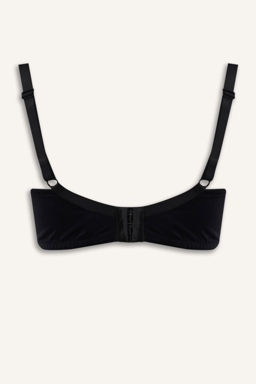 Woman Black Fall in Love With Pad Bra