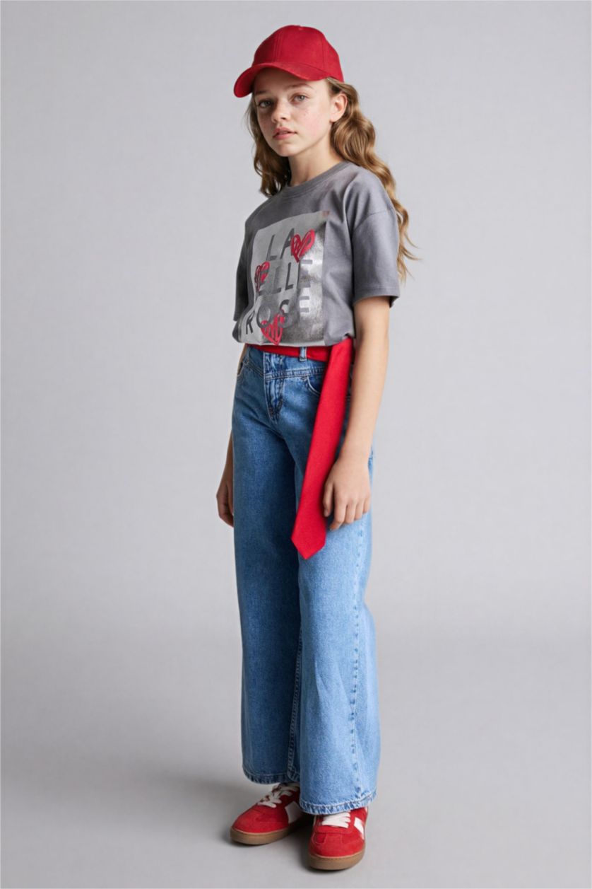 بنات رمادي تيشيرت نص كم بطبعة شعار قصة مريحة بياقة مستديرة