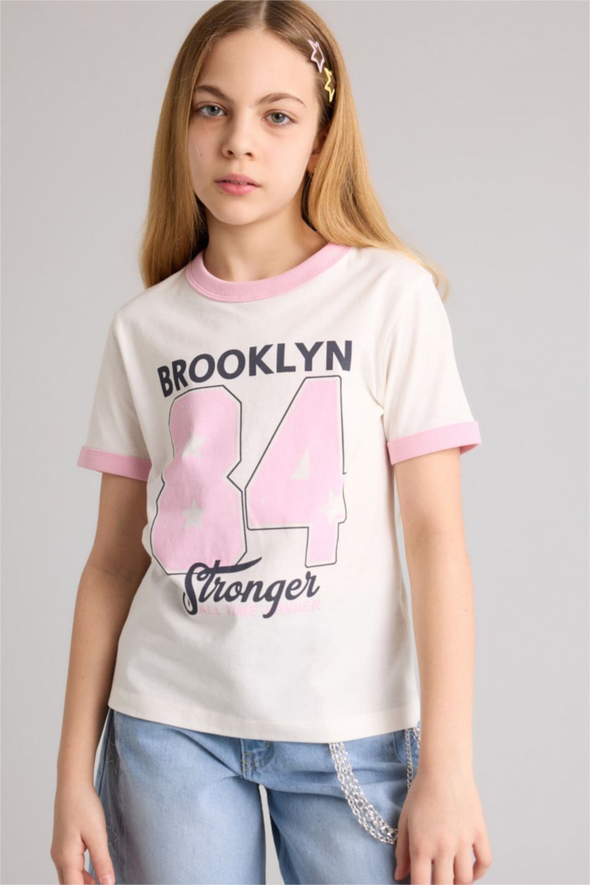 Девочки и подростки Бежевый Футболка Regular Fit с круглым вырезом узором из цифр и коротким рукавом для девочек