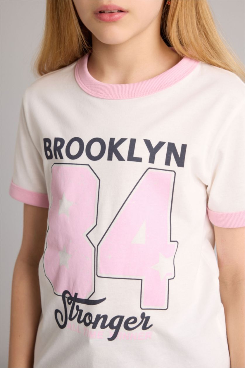 Девочки и подростки Бежевый Футболка Regular Fit с круглым вырезом узором из цифр и коротким рукавом для девочек