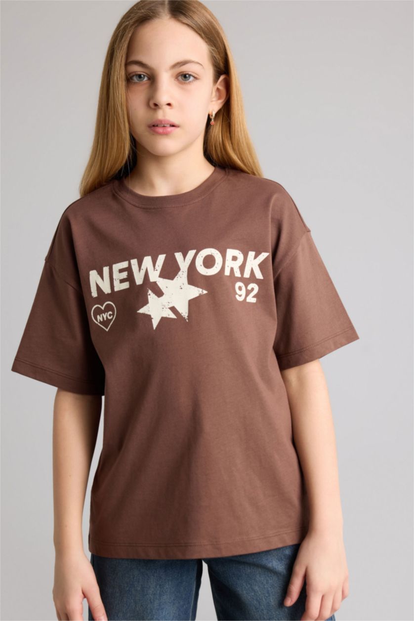 بنات بني تيشيرت نص كم بطبعة شعار اوفر سايز برقبة مستديرة