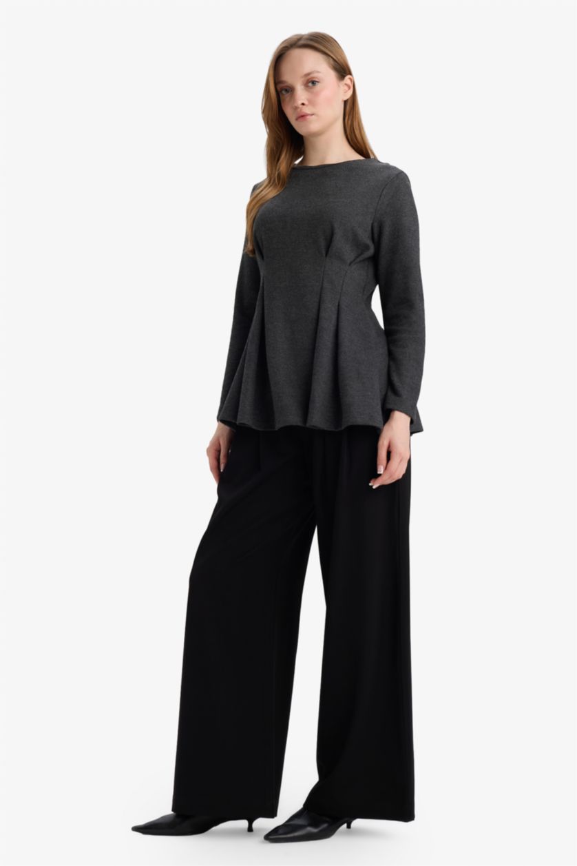 Woman Black Regular Fit Trousers