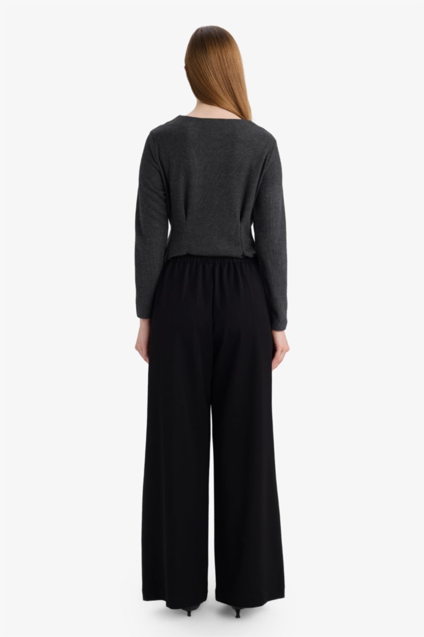 Woman Black Regular Fit Trousers