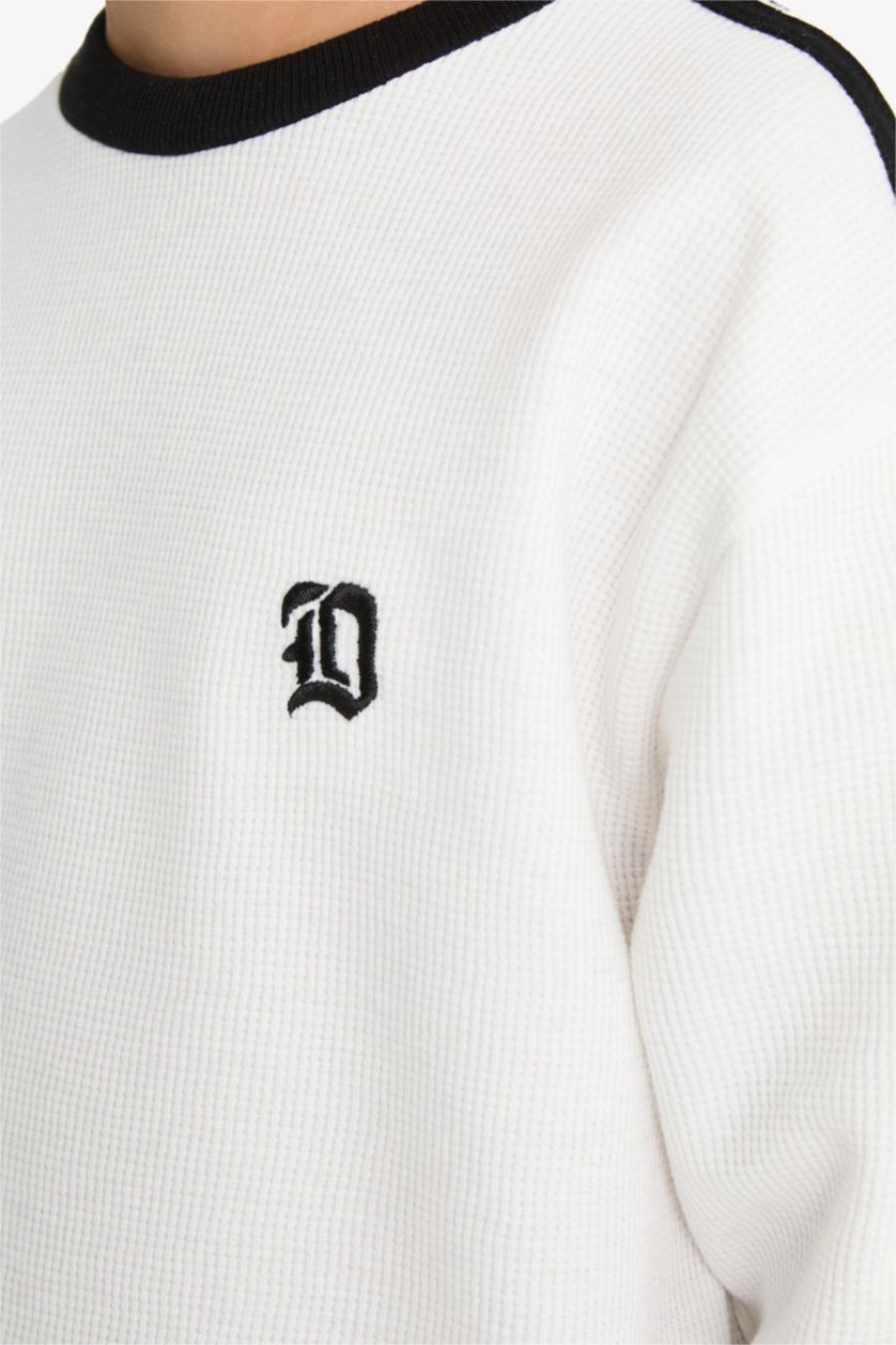 Erkek Çocuk - Genç Erkek Kırık Beyaz Oversize Geniş Kalıp Bisiklet Yaka Aplike Waffle Uzun Kollu Tişört Erkek Çocuk