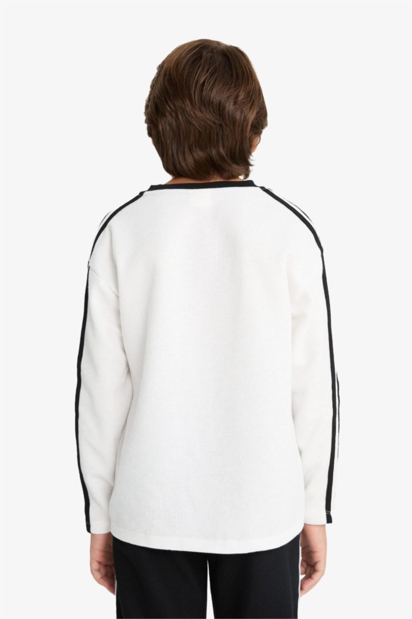 Erkek Çocuk - Genç Erkek Kırık Beyaz Oversize Geniş Kalıp Bisiklet Yaka Aplike Waffle Uzun Kollu Tişört Erkek Çocuk