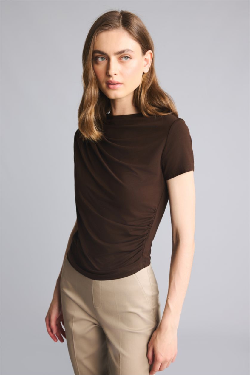 Әйелдерге Қоңыр Slim Fit футболка