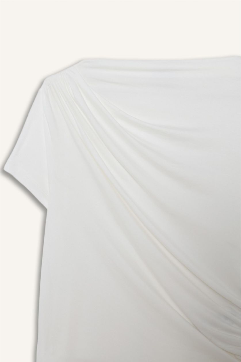 FEMME Écru T-shirt slim à col bateau et manches courtes